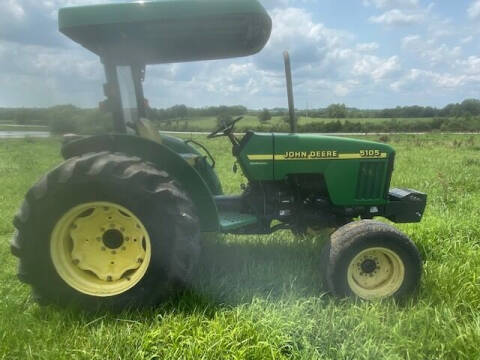 2004 John Deere 5105