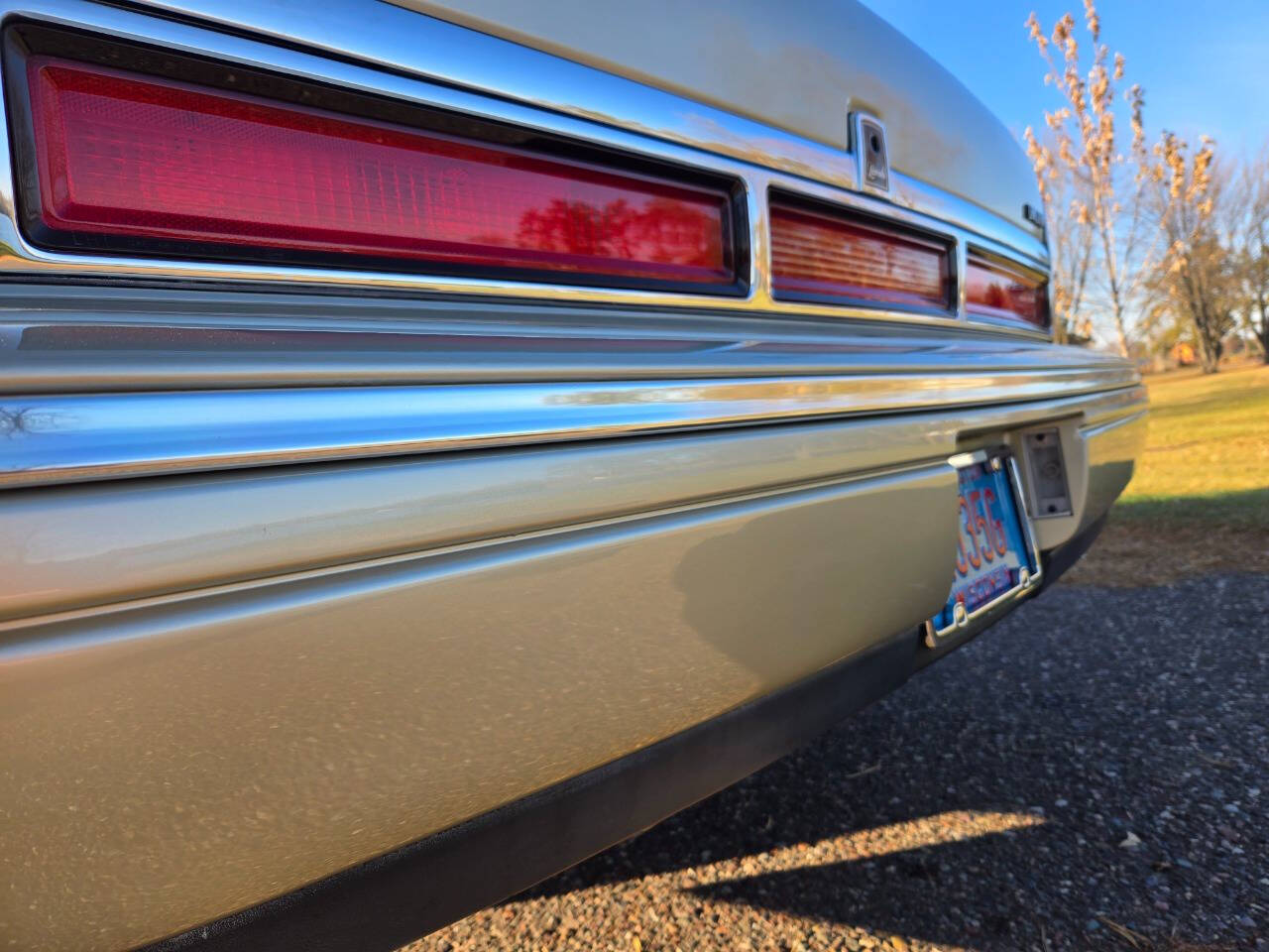 1997 Lincoln Town Car 35