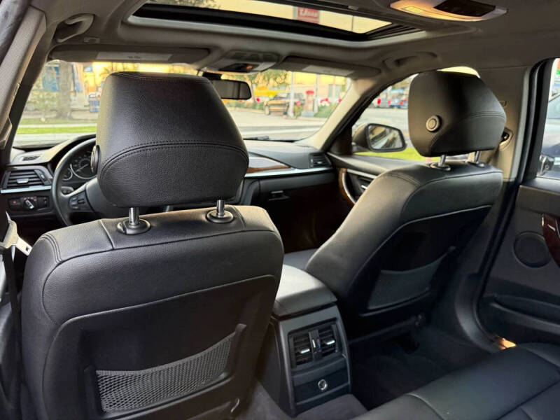 2015 BMW 3 Series 320i