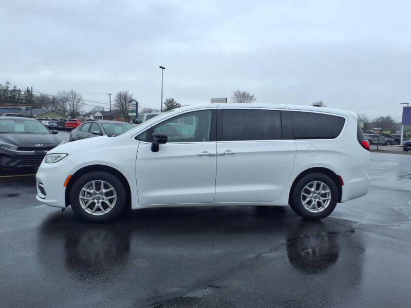 2024 Chrysler Pacifica Touring L