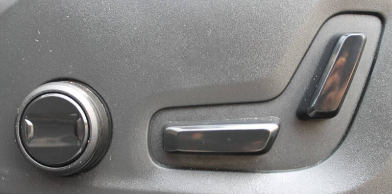 2024 Volvo XC60 B5 Core Dark Theme