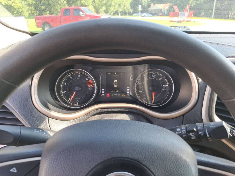 2016 Jeep Cherokee Sport