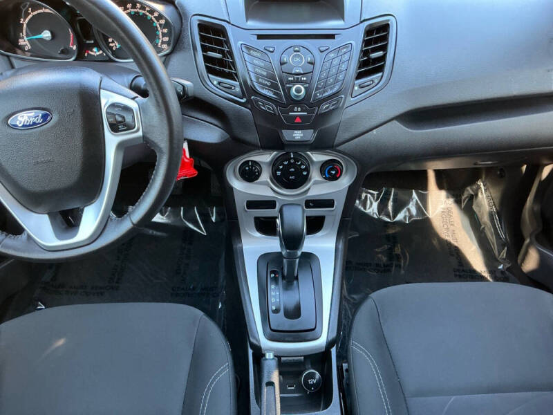 2015 Ford Fiesta SE