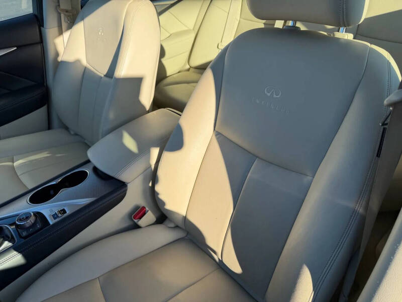 2014 Infiniti Q50 Premium