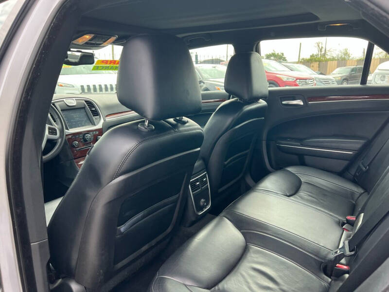 2013 Chrysler 300 Motown