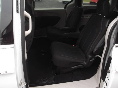 2024 Chrysler Voyager LX