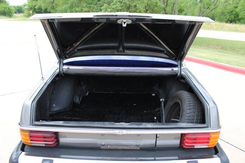 1976 Mercedes-Benz 300-Class