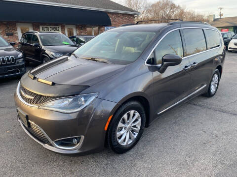 2017 Chrysler Pacifica for sale at Auto Choice in Belton MO