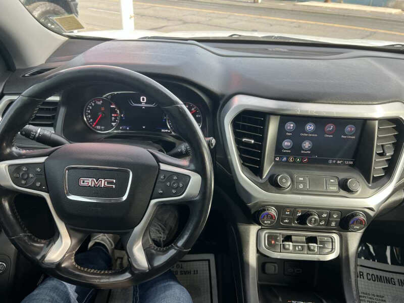 2021 GMC Acadia SLT