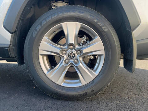 2022 Toyota RAV4 Hybrid XLE