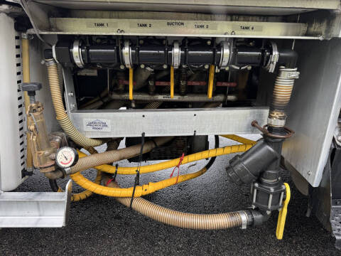 2011 Freightliner M2 106