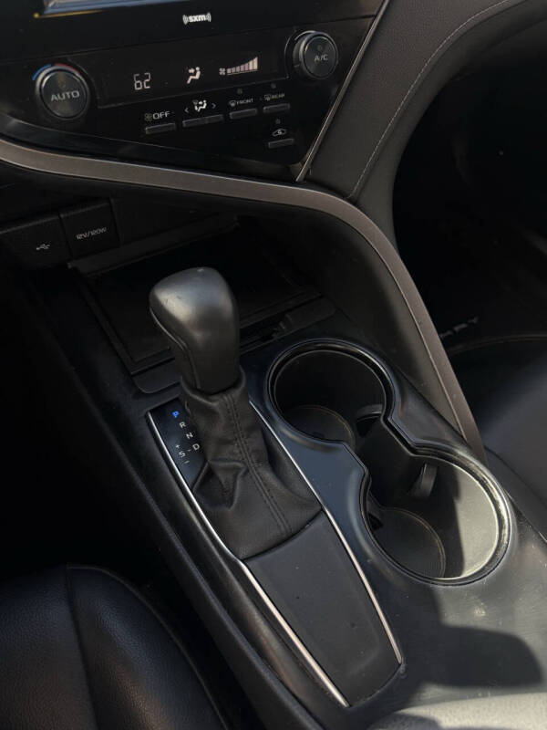 2020 Toyota Camry SE