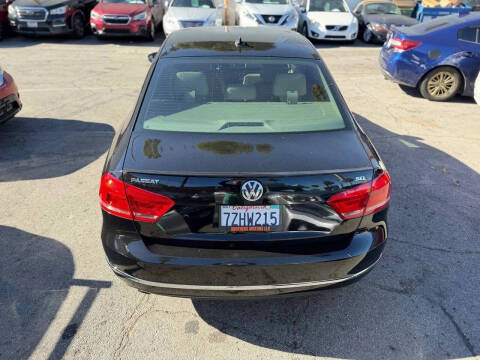 2012 Volkswagen Passat SEL Premium PZEV