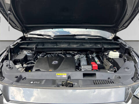 2021 Toyota Highlander LE