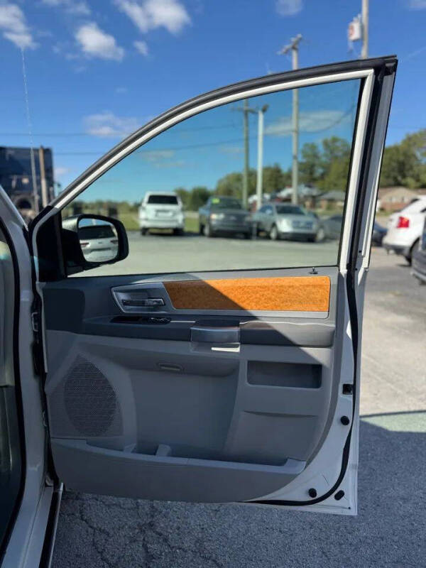 2008 Chrysler Town and Country Limited