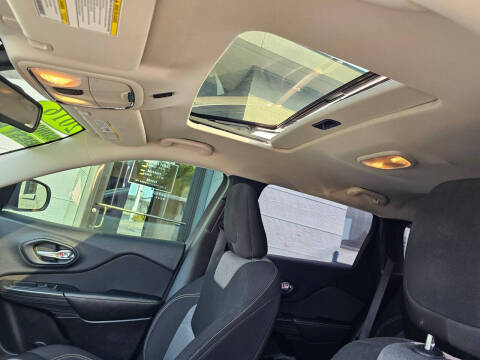 2016 Jeep Cherokee Sport