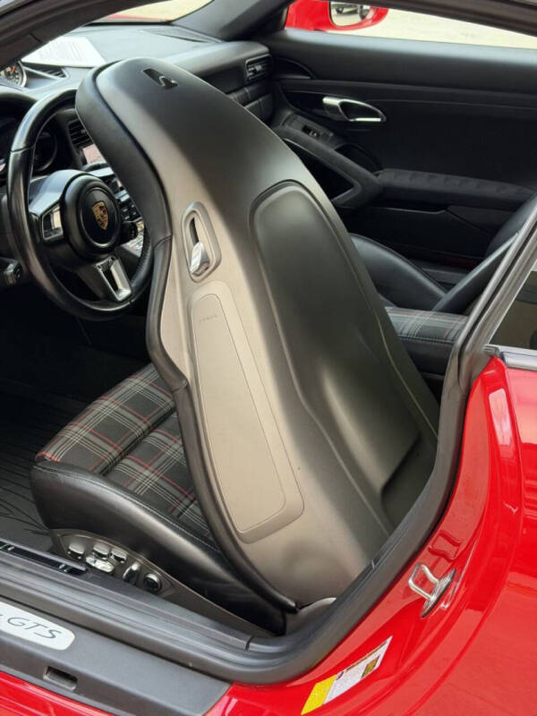 2018 Porsche 911 Carrera GTS