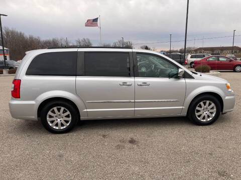 2012 Chrysler Town and Country Touring-L