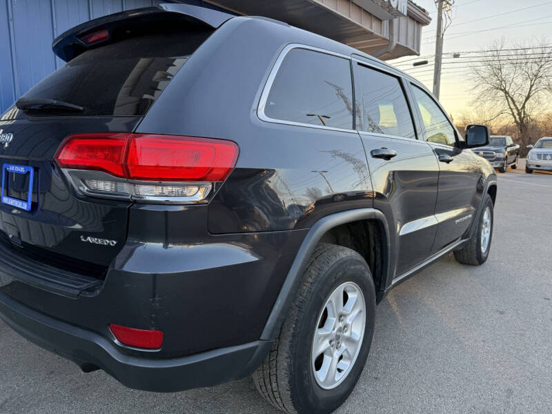 2014 Jeep Grand Cherokee Laredo photo 2