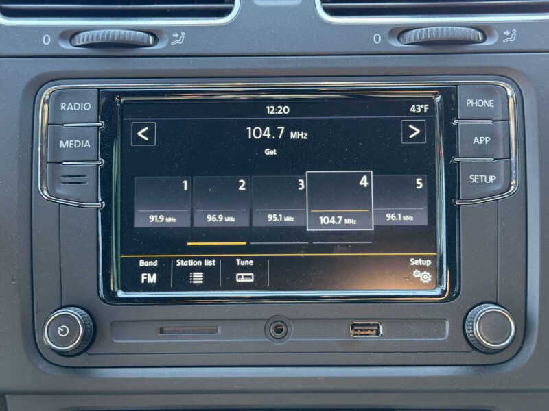 2010 Volkswagen GTI Base PZEV