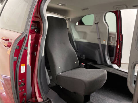 2023 Toyota Sienna LE 8-Passenger