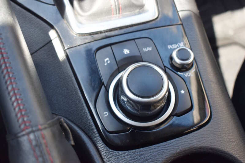 2014 Mazda MAZDA3 s Grand Touring
