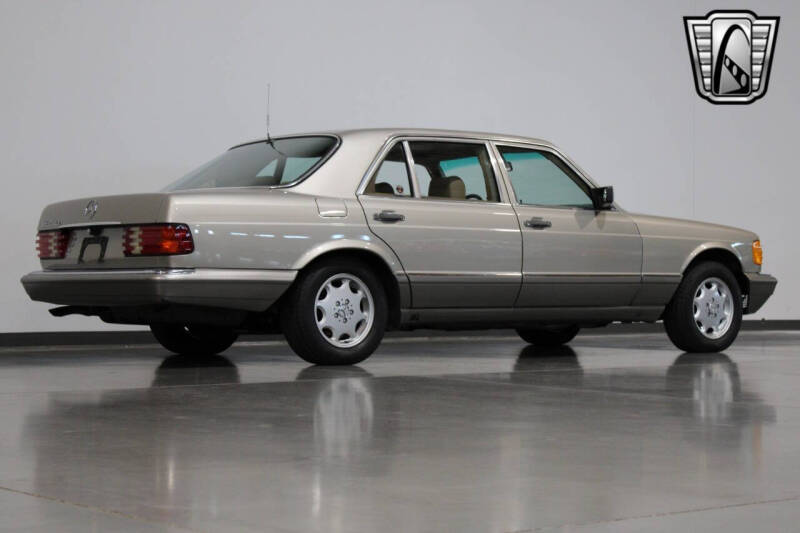 1988 Mercedes-Benz 560-Class 560 SEL