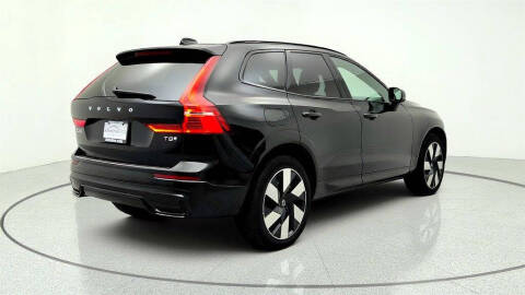 2025 Volvo XC60 T8 Plus Dark Theme