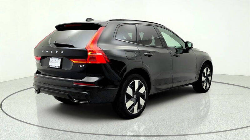 2025 Volvo XC60 T8 Plus Dark Theme