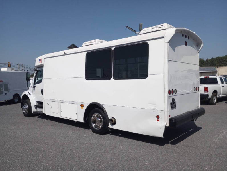 2014 Freightliner M2 106