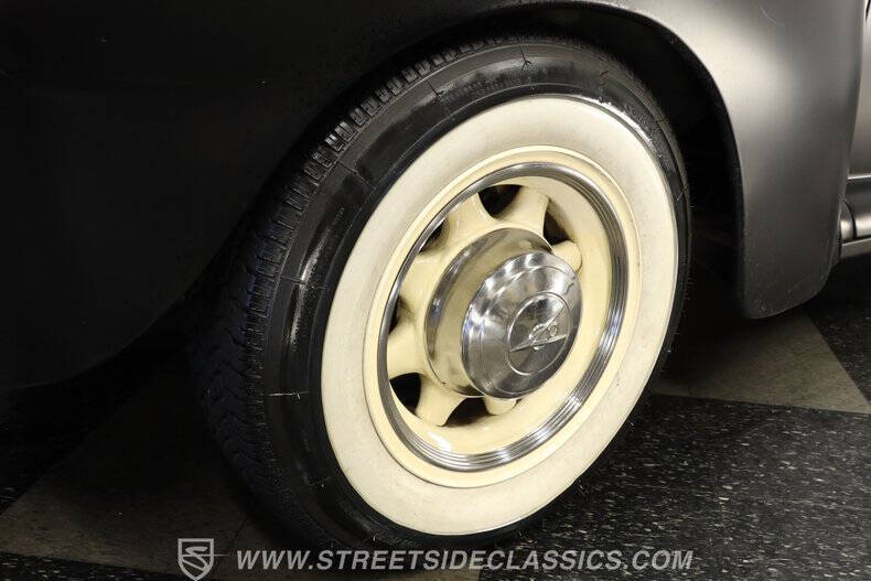 1946 Ford Deluxe