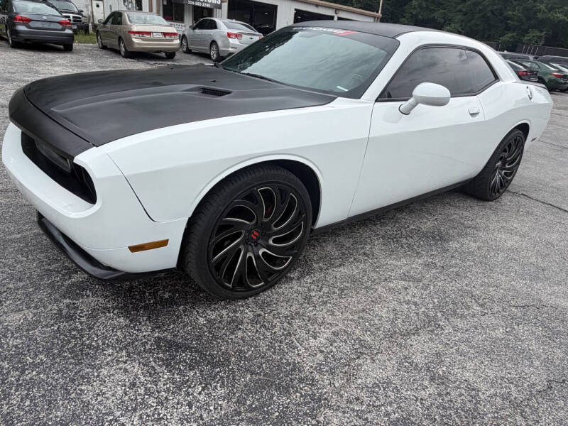 2017 Dodge Challenger SXT Plus