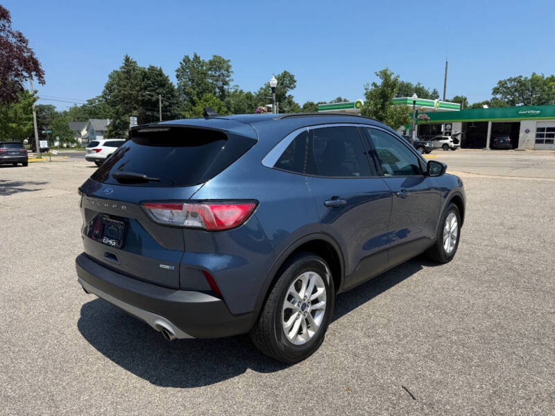 2020 Ford Escape SE