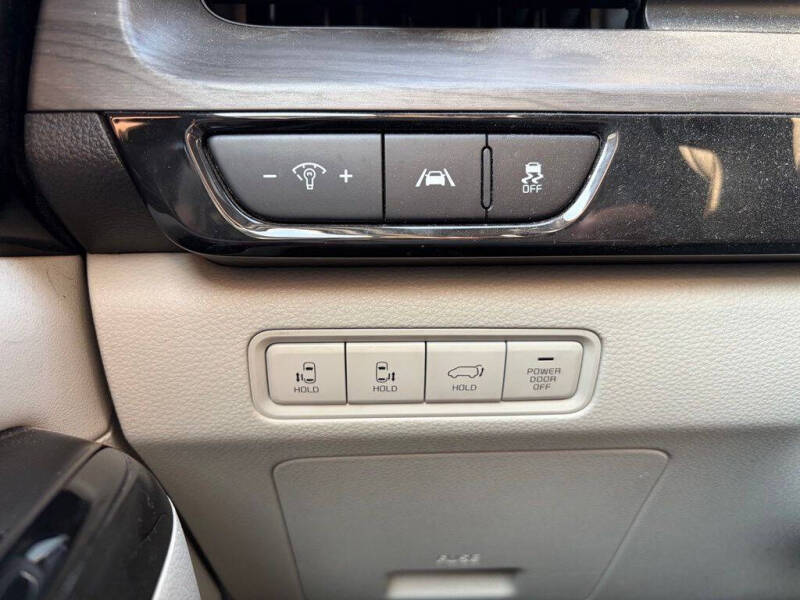 2023 Kia Carnival EX