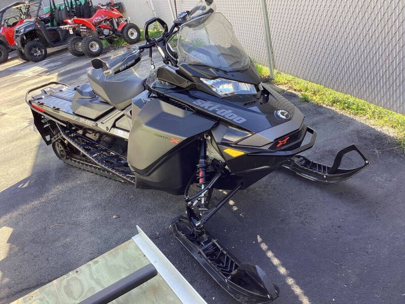 2022 Ski-Doo Backcountry™ X® Rot