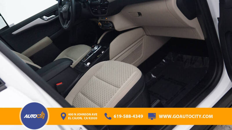 2020 Ford Escape SE