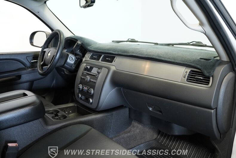 2012 Chevrolet Suburban Fleet 2500