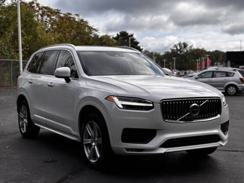 2021 Volvo XC90 T6 Momentum 7-Passenger