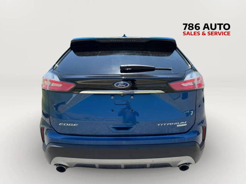 2020 Ford Edge Titanium