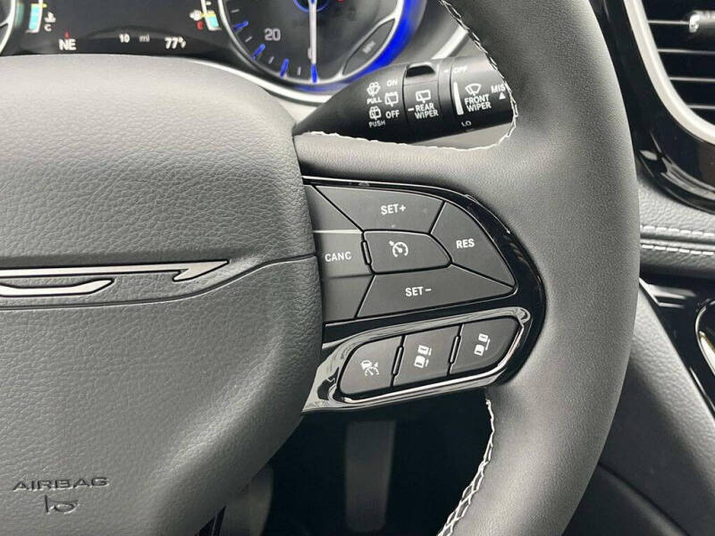 2027 Chrysler Pacifica Limited