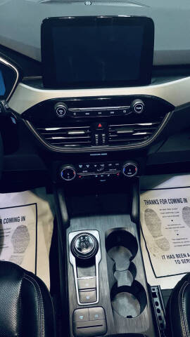 2022 Ford Escape SEL