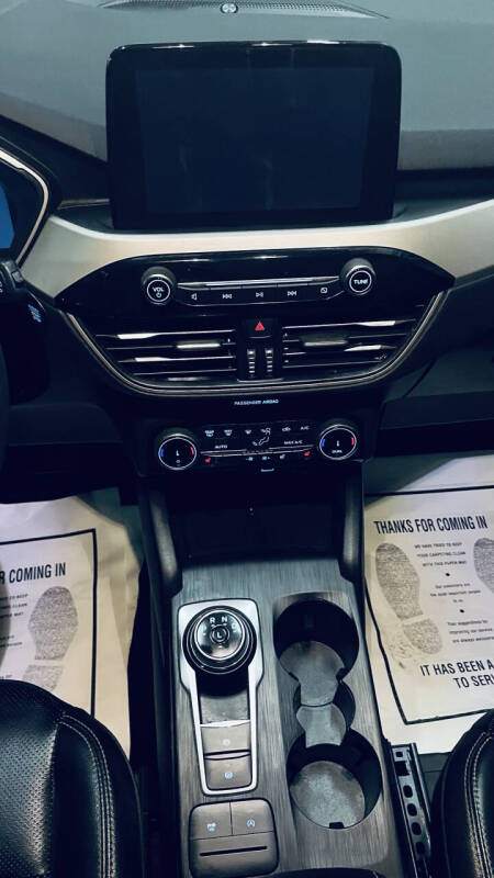2022 Ford Escape SEL