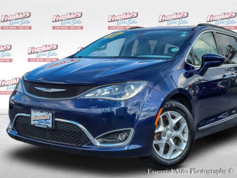 2017 Chrysler Pacifica Touring-L