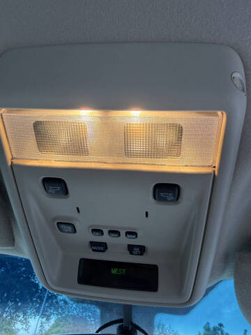 2003 Lincoln Town Car Signature