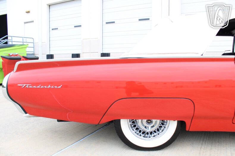 1963 Ford Thunderbird