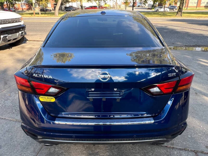 2022 Nissan Altima 2.5 SR