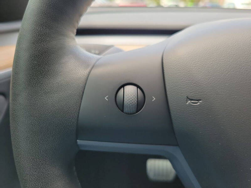 2025 Tesla Model Y Performance