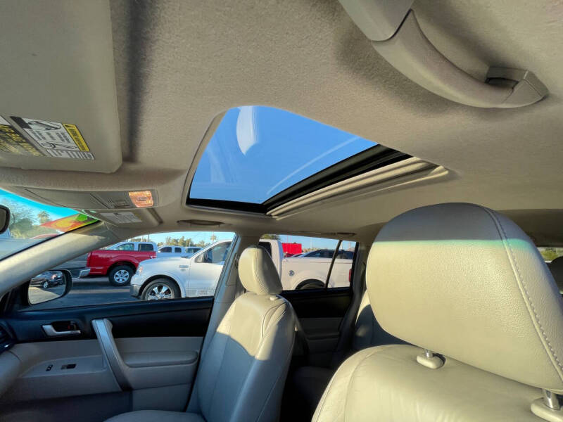 2013 Toyota Highlander SE