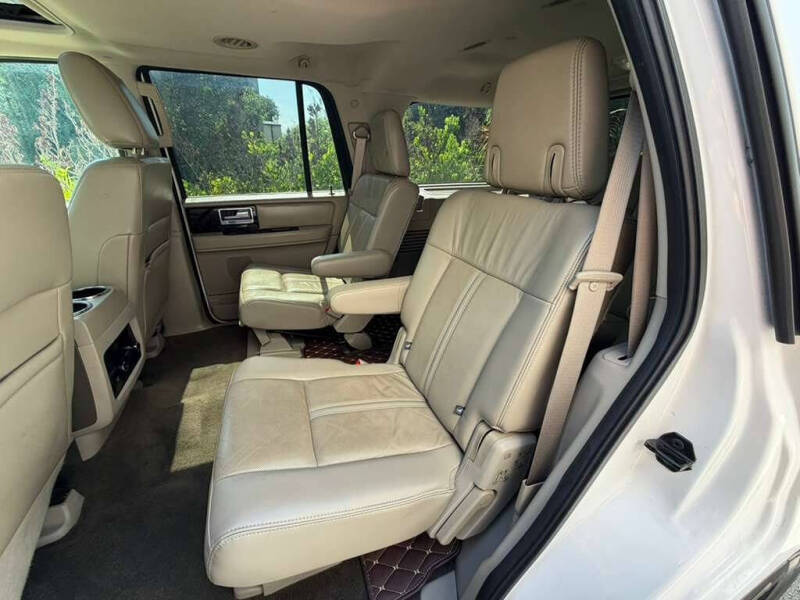 2017 Lincoln Navigator Select