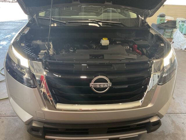 2025 Nissan Pathfinder SL